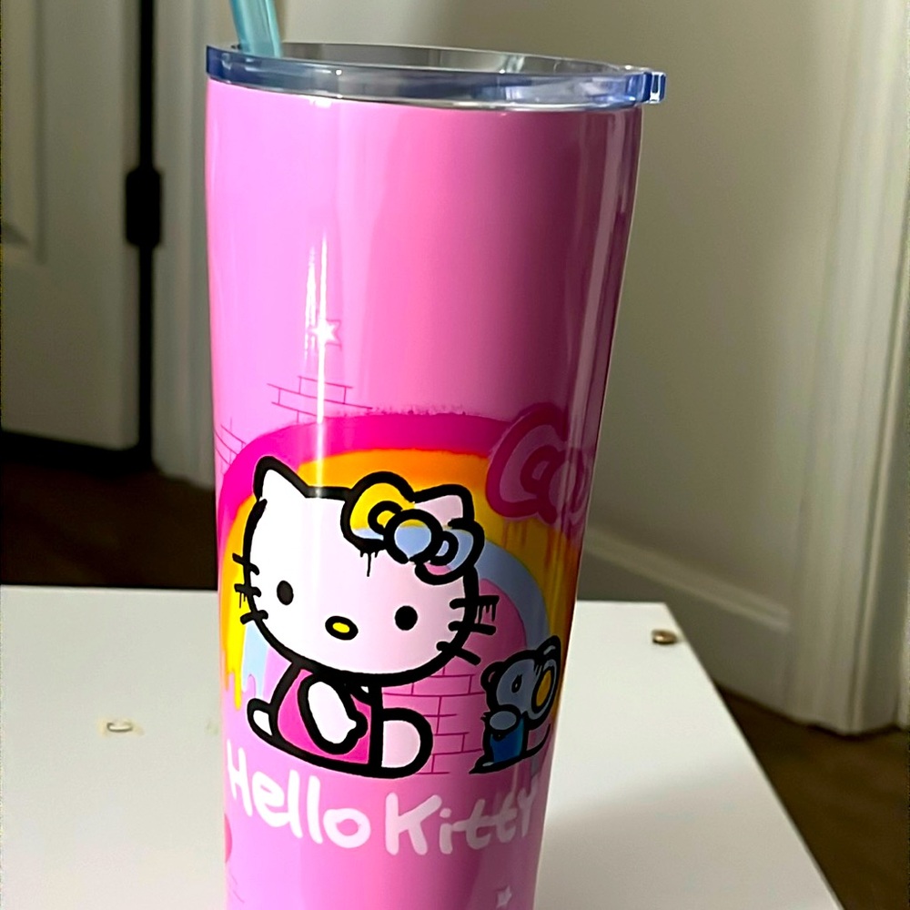 NWT! Hello Kitty Metal Drinking Tumbler. 22 ounces. Pink with reusable straw